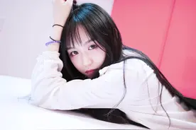 小说：姐姐从楼梯上滚下来，全家要求她道歉，她笑了：好啊图片