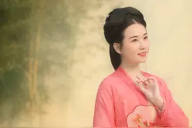 小说：为以后的日子铺路，女主给康熙送汤图片
