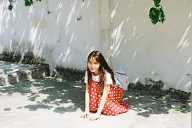 小说：他是外卖小哥，而今买了一百辆豪车，此举引来很多人围观图片