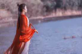 小说：师父：想成长要历练。女徒：听师父的果然没错！图片