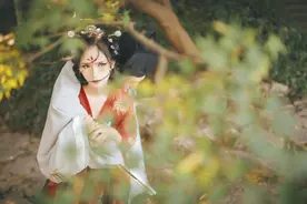 小说：高中少女失恋，哭着要男朋友复合遭拒绝，一把扯过旁边死党图片