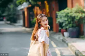 小说：她吓得大气都不敢出图片