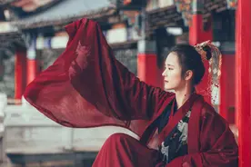 小说：女宰相与皇帝双双意外落水，醒来发现彼此互换身体图片