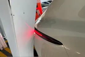 自动泊车频“翻车”，新技术真的不可信？图片