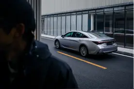 19.98万元起，新款亚洲龙上市图片