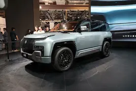 3天订单破20000台！售价109.8万起的仰望U8，为何排队抢着买？图片