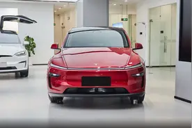 售价26.35万元，新款特斯拉Model Y烈焰红实车亮相，或3月份开售图片