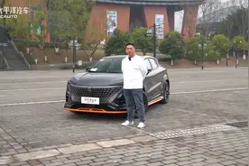 试驾长安第二代UNI-T，跑起来就像小钢炮！顶配不到14万太香了视频封面