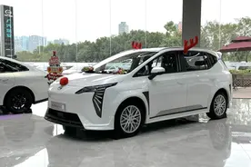 综合现金补贴3.6万，到店体验广汽埃安AION Y图片