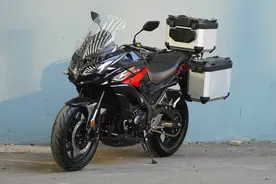 不到2万的旅行车，250排量29.9匹马力，17L大容量油箱，还带三箱图片
