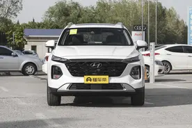 2.0T+8AT动力组合，6座中型SUV，第四代 胜达 旅行家值不值得买？图片