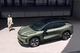 选吉利系插混SUV，推荐领克08EM-P，最大续航1400KM图片