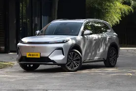 银河星舰7 EM-i 2025款 120KM 领航版车型大概如何？图片