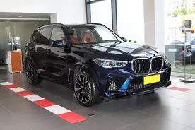 600马力+V8，捍卫燃油车的尊严！实拍2021款 宝马X5 M图片