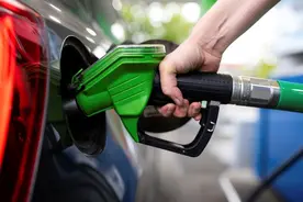 不耐烧？伤车？容易过期？别再相信国六B汽油谣言了图片