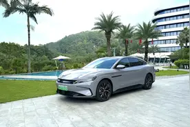 实测亏电油耗3.6L/100km，体验2025款比亚迪汉DM-i图片