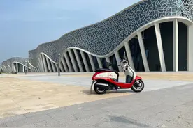 深受女骑追捧？售价1万出头，体验本田NS125LA：外观时尚，油耗低图片
