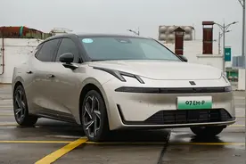 领克首款B级轿车，开着行吗？图片