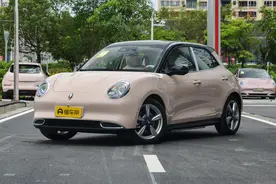 适合女生的新能源车，造型时尚，续航501km，家用、代步都可以图片