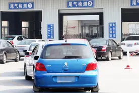 年检审车，为啥不让车主开车检测？图片