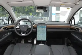 在城市上班，建议买纯电动车，这款车安全配置多，操控性好图片