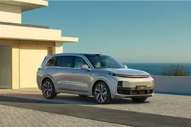 “500万以内最好的SUV”理想L9  控制模块被烧 童子尿下现原形图片
