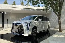 体验新一代传祺M8：对标赛那，2.0T/THS混动/插混全都有图片