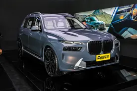 竞争路虎揽胜，2023款宝马X7将于11月上市，提供6座/7座可选图片