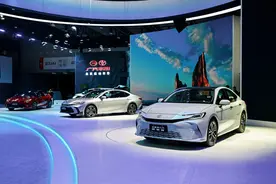 迭代换新，凯美瑞更新至第九代，你喜欢吗？图片