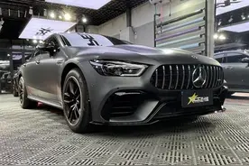 苹果树的徽章，奔驰GT50改装GT63 S先型特别版包围、黄色安全带图片