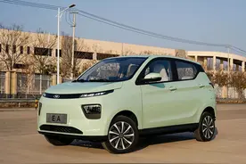 国产又一买菜代步小车，对标五菱宏光MINIEV，4门4座，车长3500mm图片