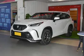 实拍皇冠陆放，27.58万起，标配混合动力，家用值得选吗？图片