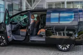 2024现代Staria 7座豪华MPV 外观和内饰细节视频封面