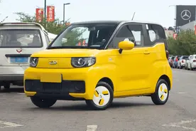 比小型车更灵活又便宜，空间够用代步小车，更好养，实拍QQ冰淇淋图片