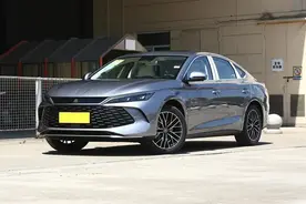 比亚迪拿出“硬菜”，9.98万起，综合续航2100km，秦L家用首选？图片