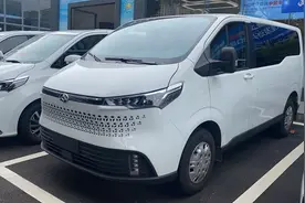 上汽大通V70-看了那么久最终还选择了它。图片