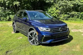 实拍新款大众Tiguan R-Line长轴版，运动氛围浓烈，配2.0T+四驱图片