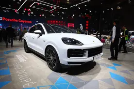 全新卡宴升级明显！内饰变化翻天覆地 老车主表示想以旧换新图片