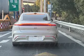 新款智己L7实车现身，换LS7同款内饰，入门续航570km，价格下探？图片