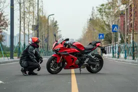详细测评QJmotor赛800︱钱江新一代四缸新旗舰？（上）图片