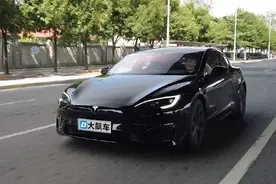 特斯拉Model S：人在前面飞，魂儿已经追不上了图片