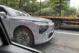 实拍小鹏G9伪装车上路测试 或在第三季度上市图片