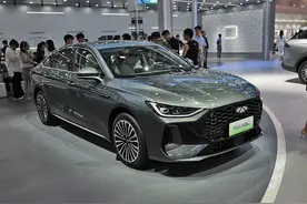 综合续航超2100km，限时优惠价9.99万起，奇瑞风云A8L正式上市图片