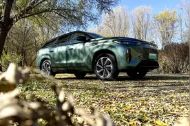 零百跑进4秒级，纯电续航反向虚标，风云T9、T10整大活图片