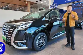 探店实拍2025款腾势D9，热销新能源MPV标配云辇-C底盘加量不加价视频封面