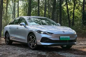 优惠后7.98万起，最便宜的B级车，终于“爆单”了！图片