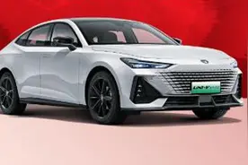 高速路上为什么不能开同侧车窗图片