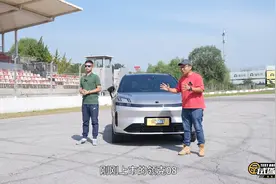 传统豪华VS新势力，这五款中型SUV你选谁？视频封面