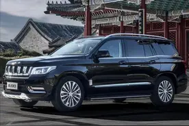 长超5米1，配3.0T+9AT+全时四驱，“换标奔驰”18万也卖不出去！图片