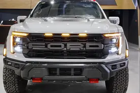 543马力混动猛兽！2025款福特F-150猛禽：越野王者的终极进化」视频封面